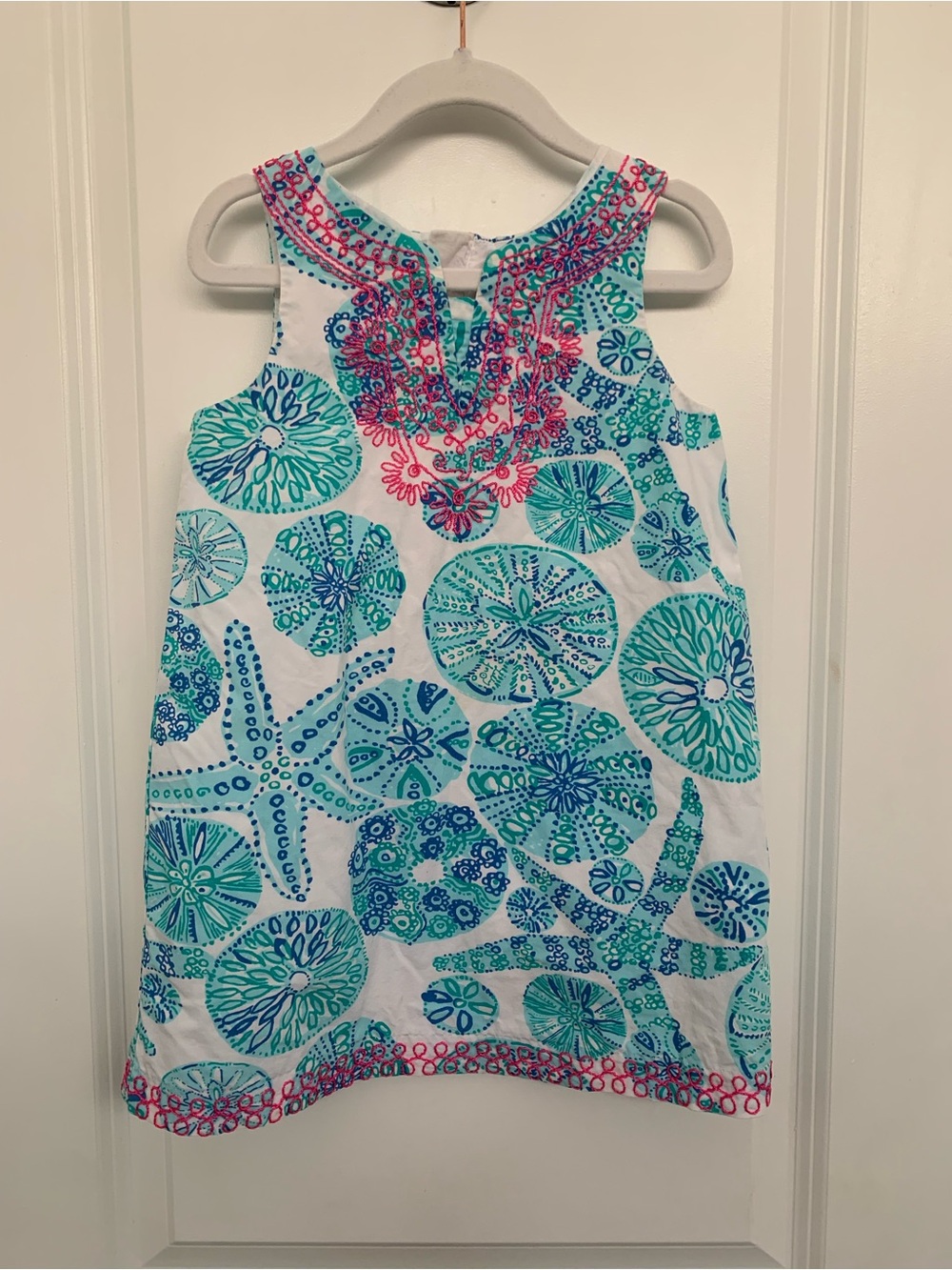 Lilly Pulitzer Sleeveless White Cotton Dress with Teal & Pink Seashell Beach